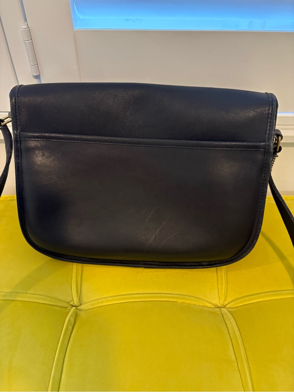 Coach Black Leather Shoulder Bag with Gold Turnlock - Picture 8 of 16